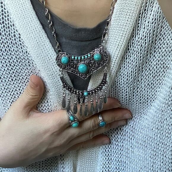 Y2K Vintage Fashion Jewelry Set Turquoise Tribal Pendant Necklace and Rings Set - Picture 4 of 4